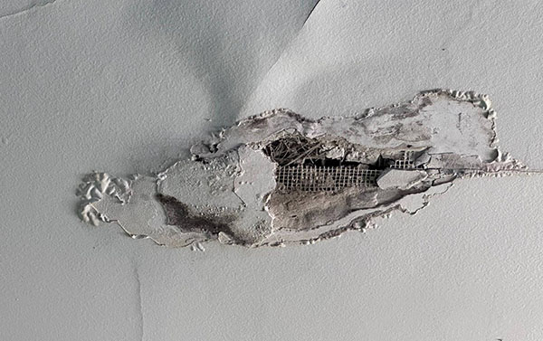 When Can a Leaking Ceiling Lead to Collapse